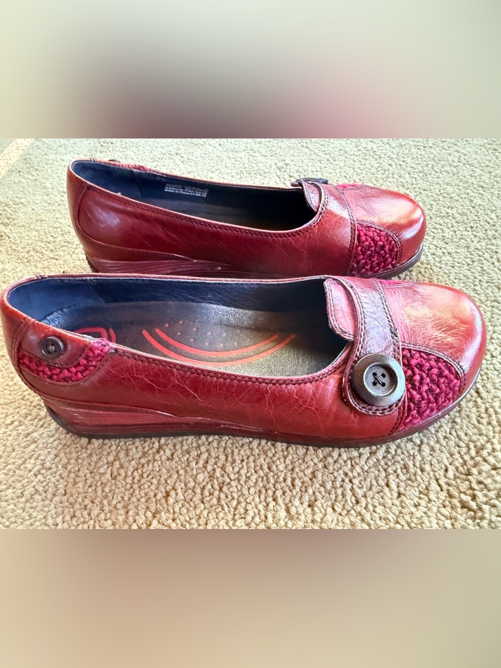 Dansko Pam Red Leather Knit Button Wedge Loafers Shoes Size 38 US 7.5-8 - Picture 3 of 13